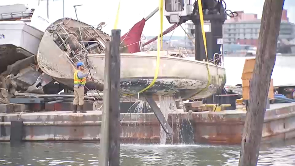 NYC begins removing sunken boats to clean waterways