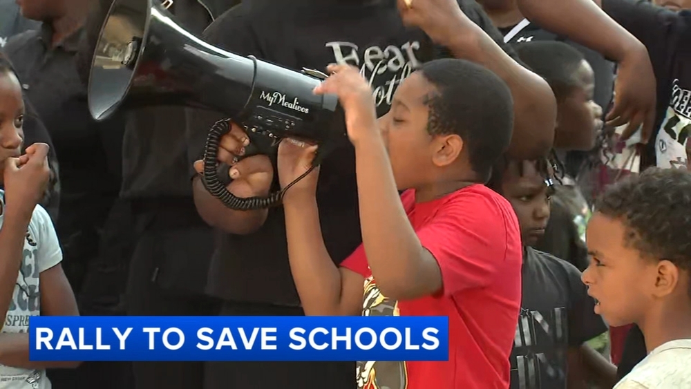 Students, teachers hold rally in hopes to stop school closures in Philadelphia