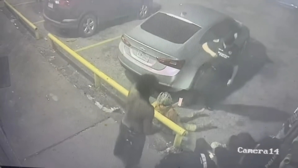 3 women hurt when suspect shoots at SE Houston gas station, HPD says