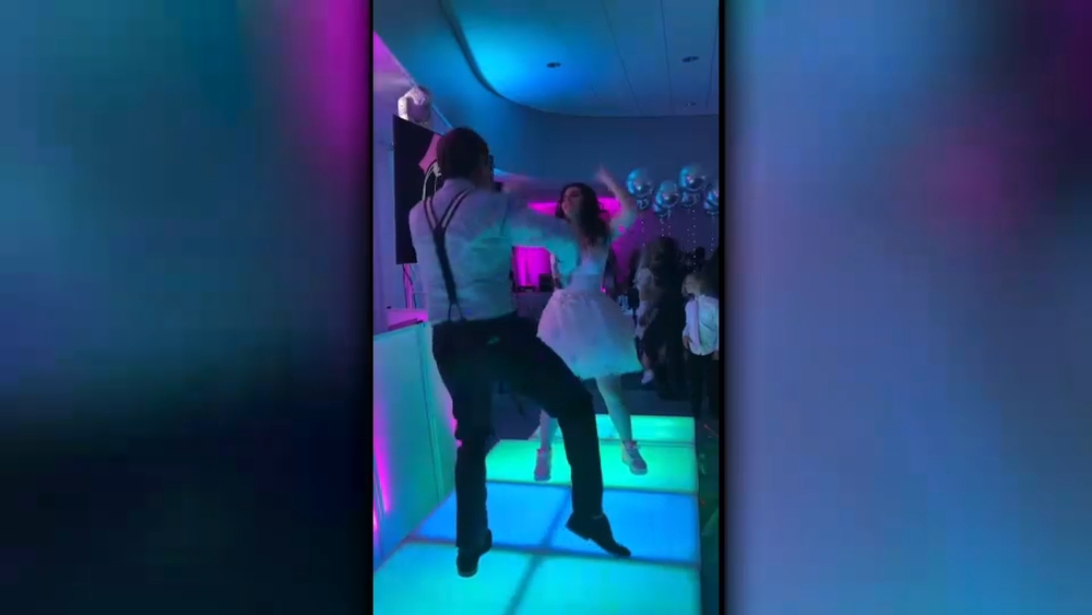 Lee shows off his dance moves for his 30th anniversary at WABC-TV