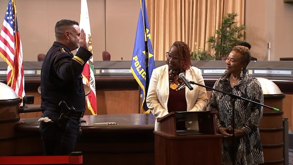 Oakland mayor swears in James Beere as new police chief