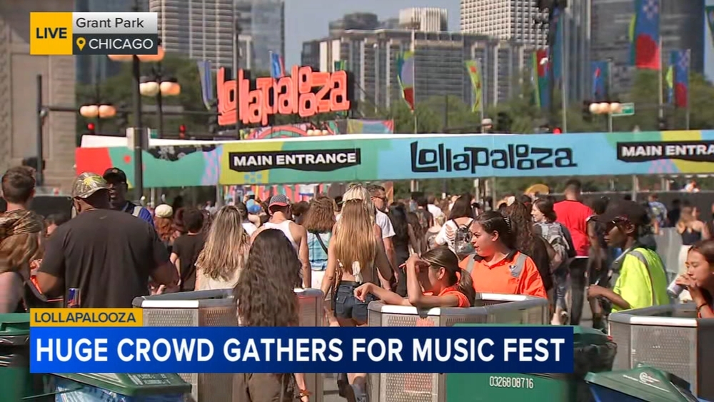 Huge crowds gathering for Lollapalooza music festival on day 1