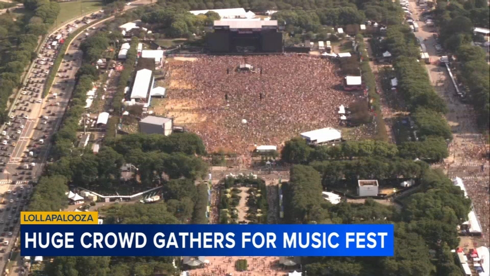 Huge crowds gathering for Lollapalooza music festival on day 1