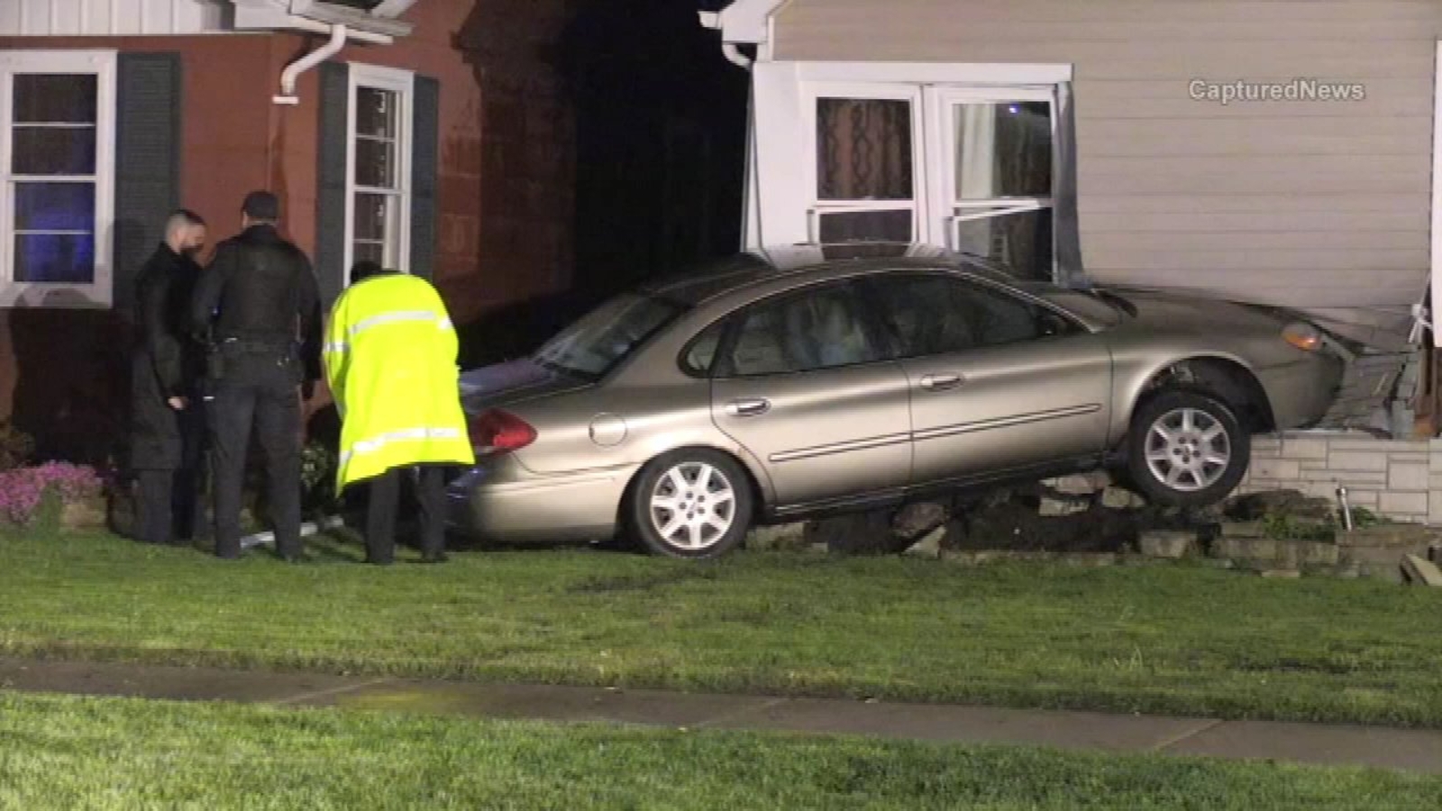 Car crashes into home in Oak Lawn ABC7 Chicago