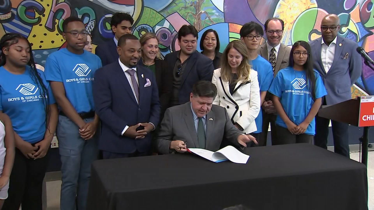 Pritzker signs law regulating how social platforms interact with kids