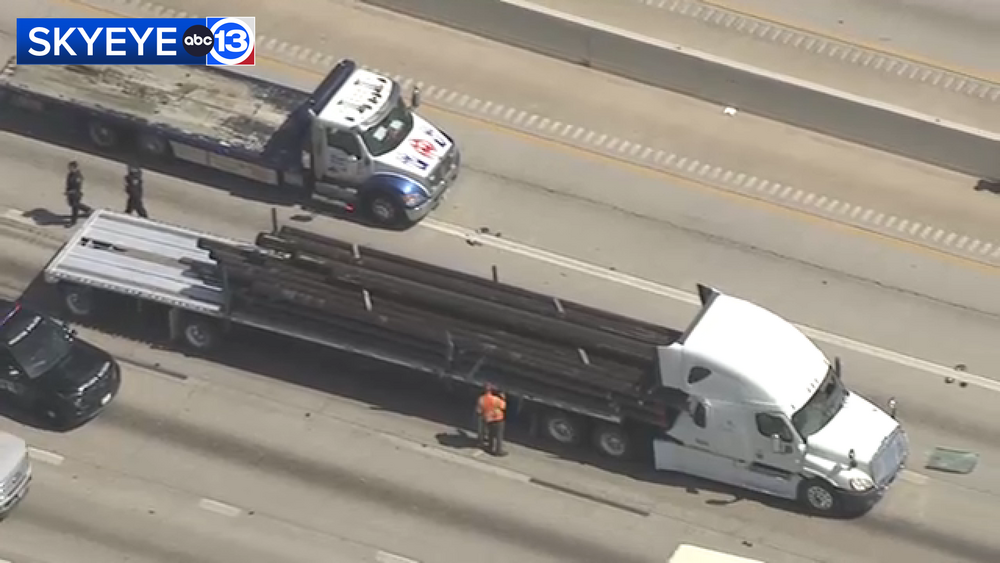 Metal pipes appear to spear into big rig cab on I-610, SkyEye13 shows