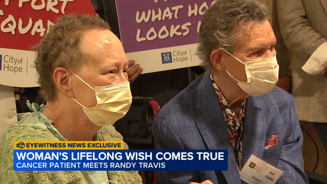 Randy Travis fulfills Chicago cancer patient's wish to meet him