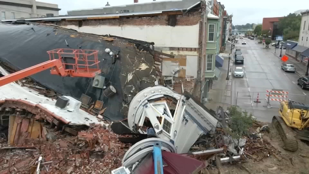 2 vacant buildings collapse in Muscatine, Iowa