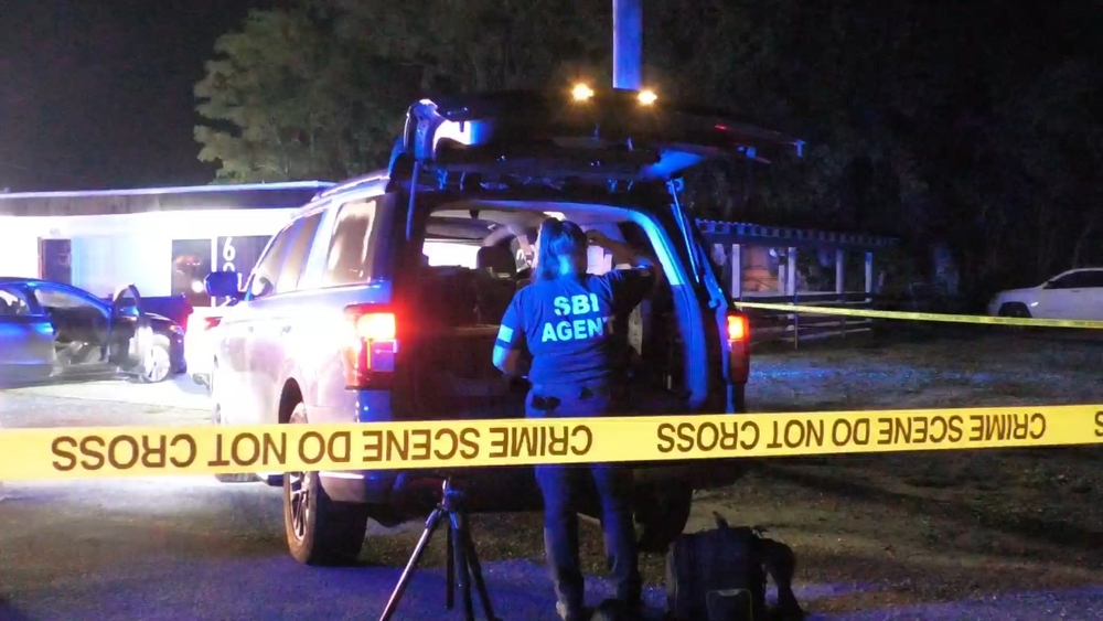 Police: 2 men killed in Dunn bar shooting