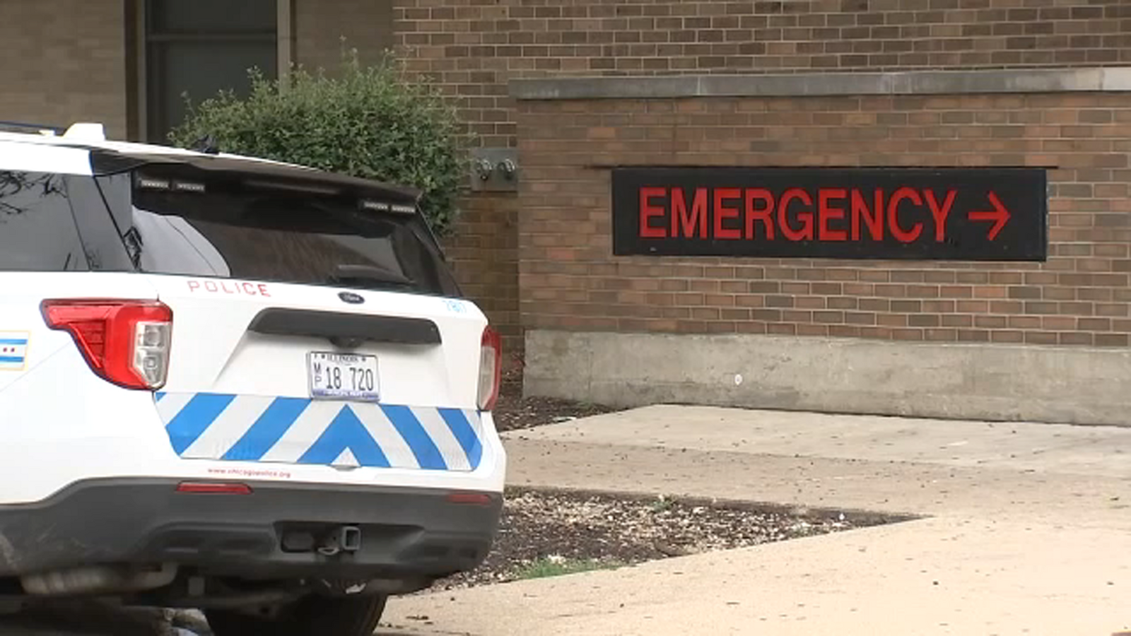 Man dies after being dropped off at Woodlawn hospital, Chicago police say
      