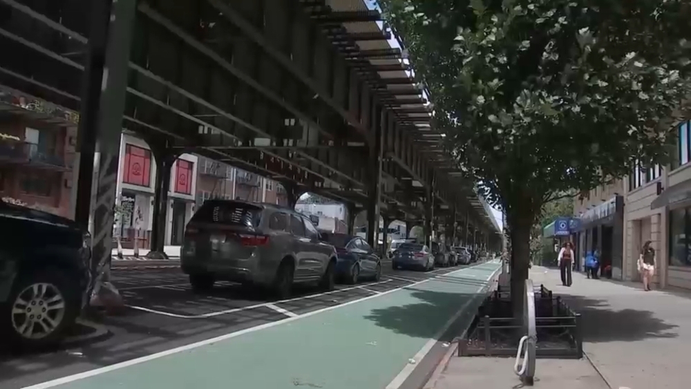 New bike lanes unveiled along dangerous stretch of Queens road