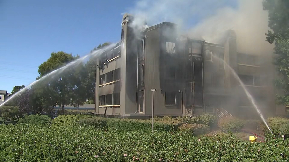 Crews respond to 6-alarm building fire in Foster City