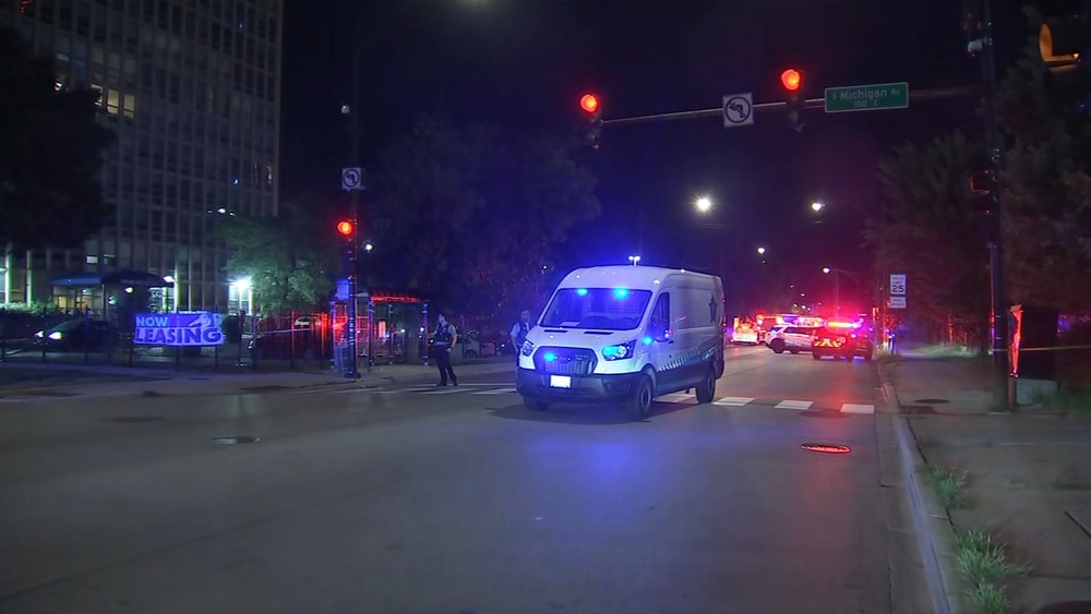 2 cops, child, another person hospitalized after South Side crash: CFD