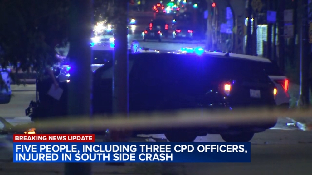 3 cops, child, another person hospitalized after South Side crash
