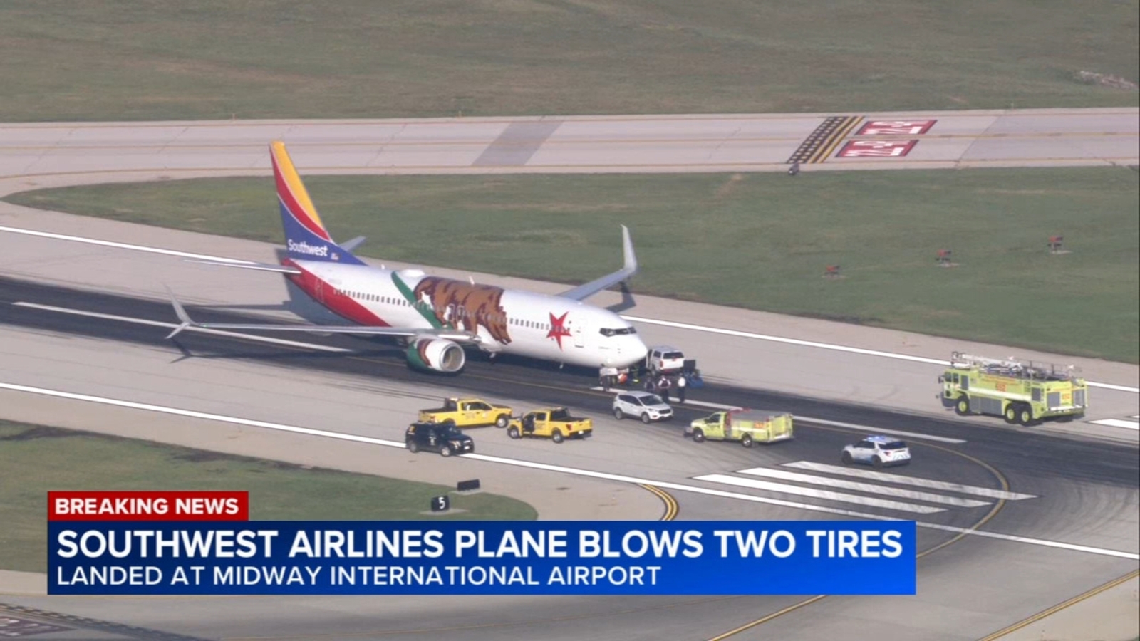 Southwest Airlines flight 1243 from Fort Myers, Florida nose gear tires 'lost pressure' during landing at Chicago Midway airport - ABC7 Chicago