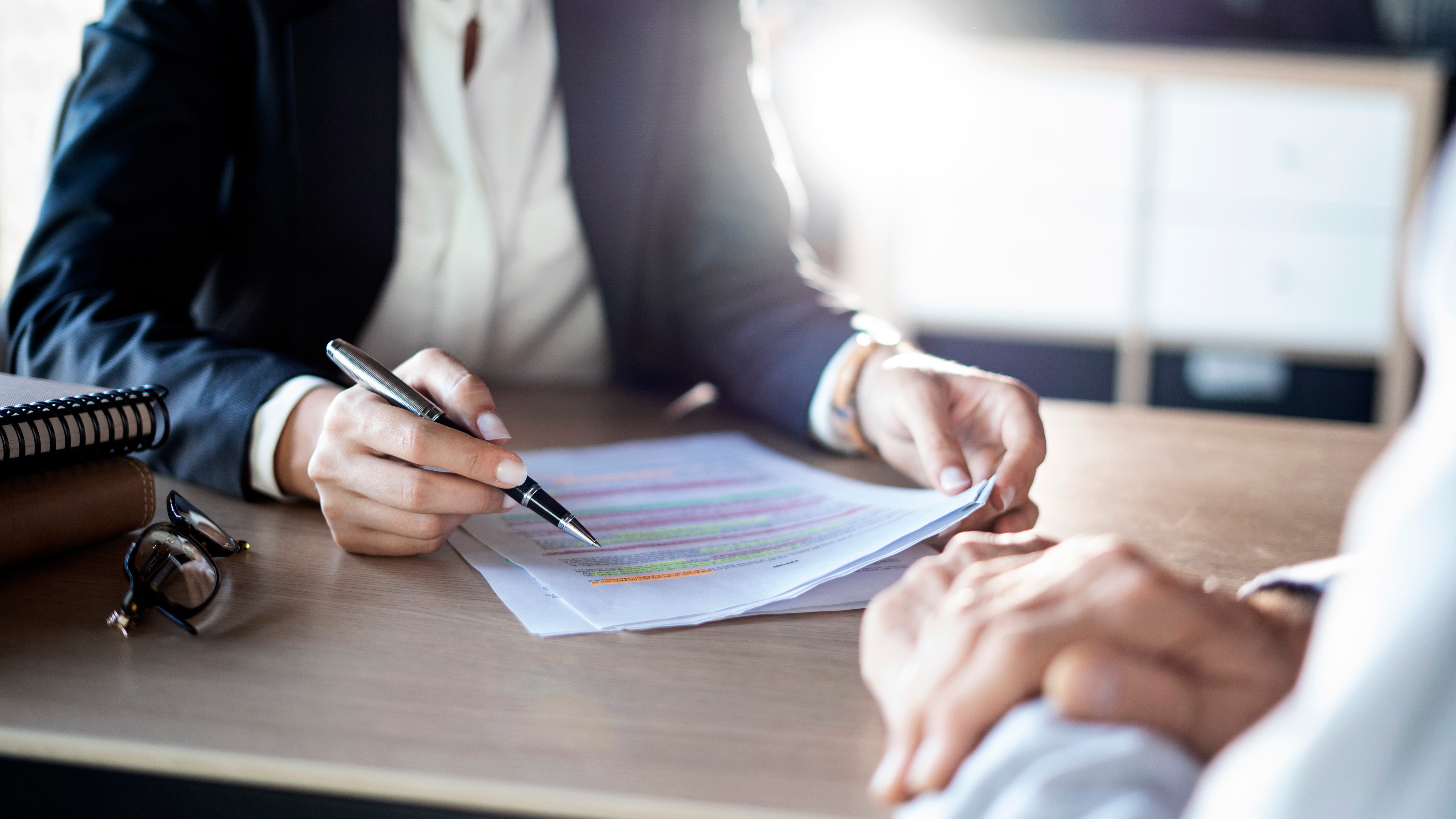 More job seekers landing interviews through everyday interactions, survey finds