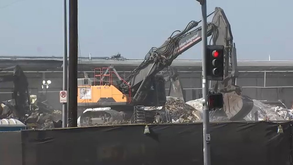 Boyle Heights residents say warehouse fire cleanup brings new problems
