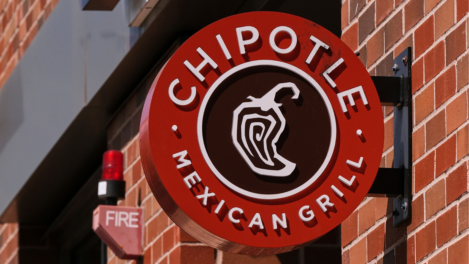 Chipotle jalapenos investigated as possible source of salmonella outbreak Chipotle jalapenos investigated as possible source of salmonella outbreak