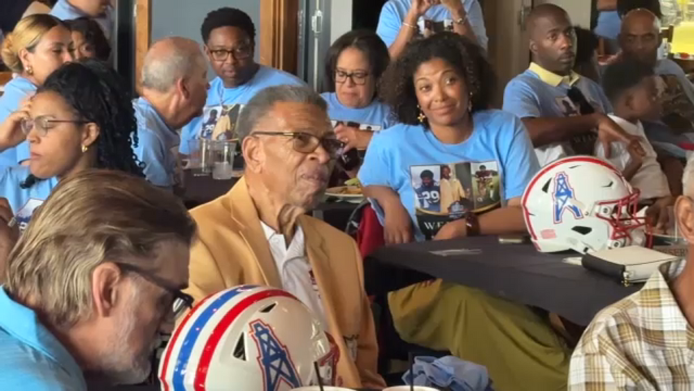 Former Oilers safety Kenny Houston celebrates 40 years in Hall of Fame