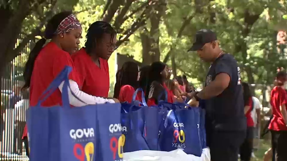 Goya donates thousands of pounds of food ahead of Dominican Day Parade