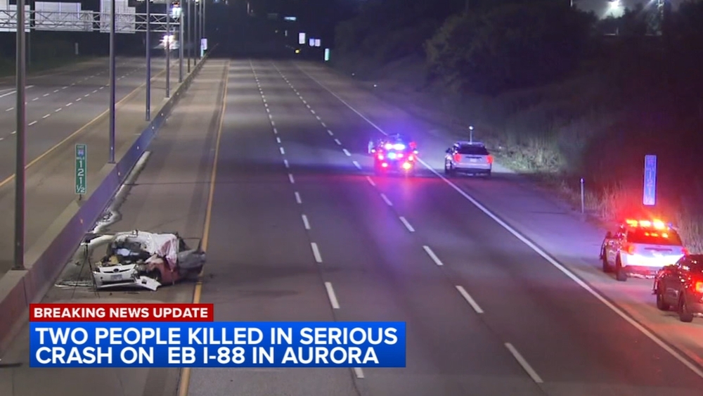 2 killed in fiery I-88 crash in Aurora