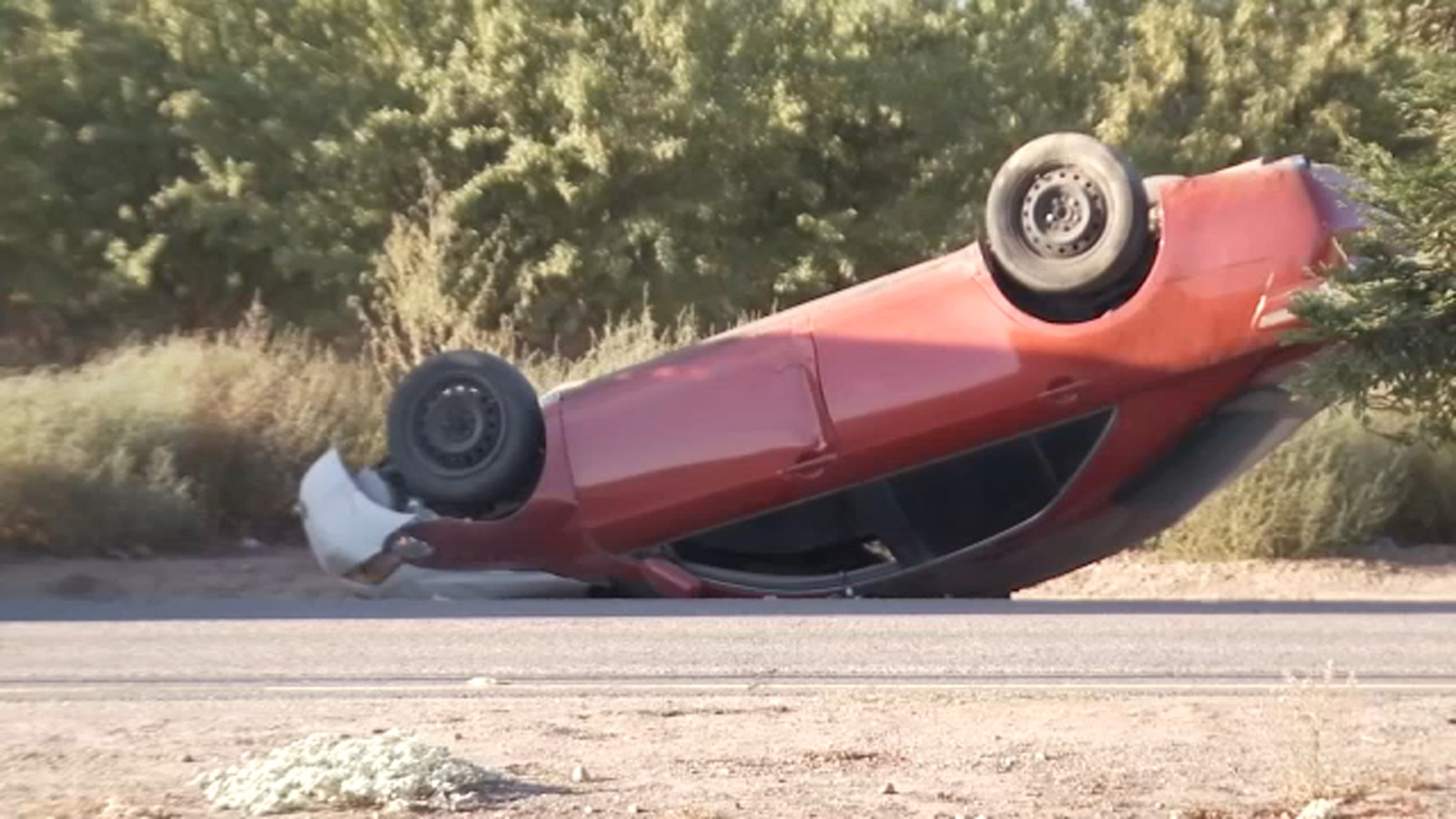 Man killed in solo vehicle crash in Fresno County, CHP says - ABC30 Fresno