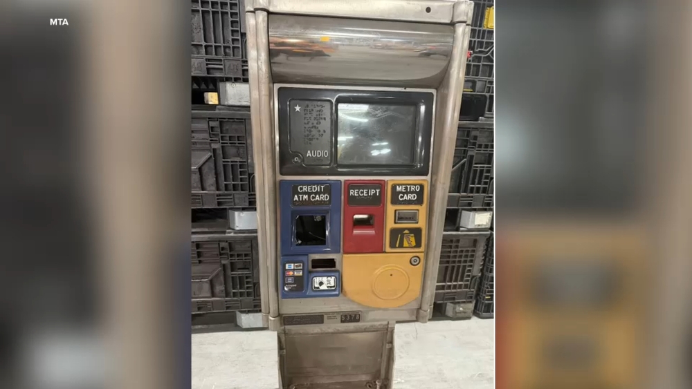 NYC Transit auctions MetroCard vending machines