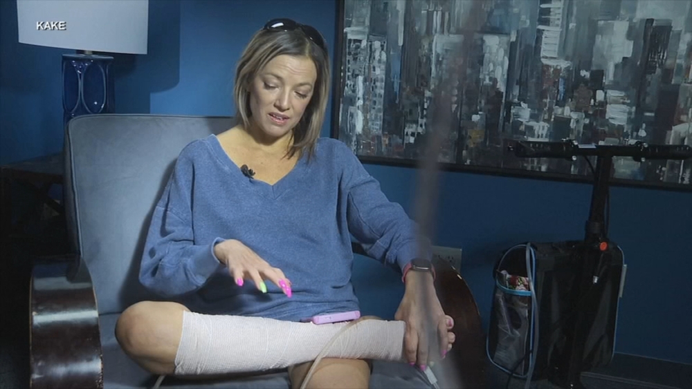Mother says she's grateful to be alive after spider bite
