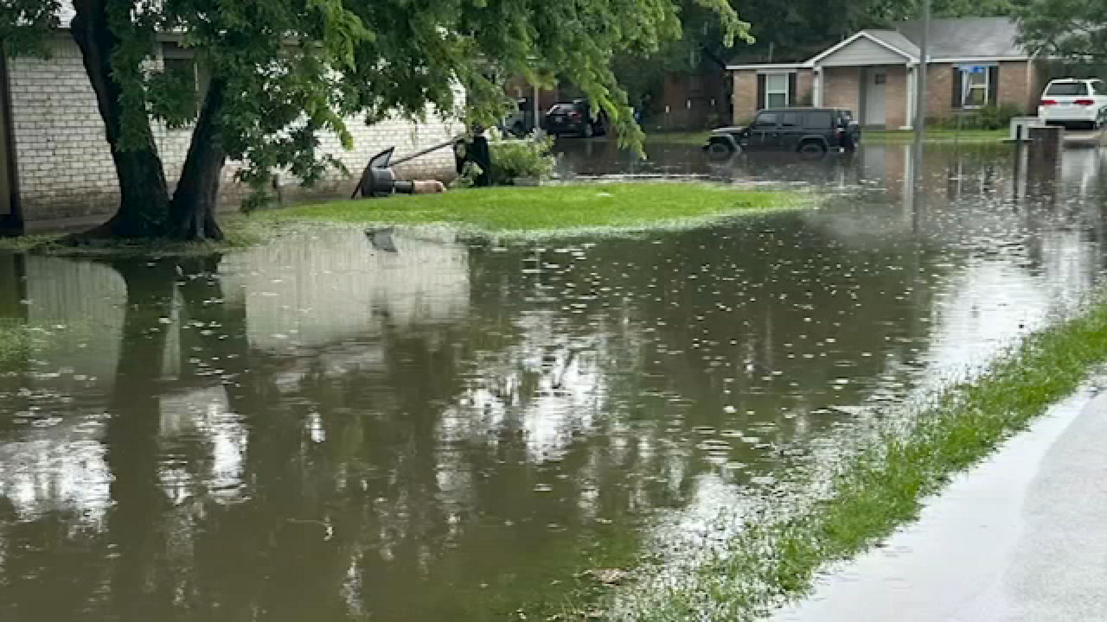 Tomball residents see major flooding after 30 minutes of heavy rain, part of decades-long issue