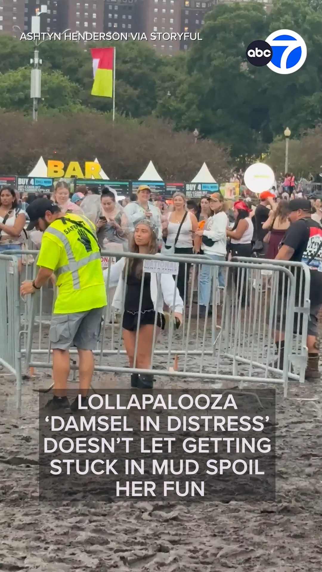 Lollapalooza attendee doesn't let getting stuck in mud spoil her fun
