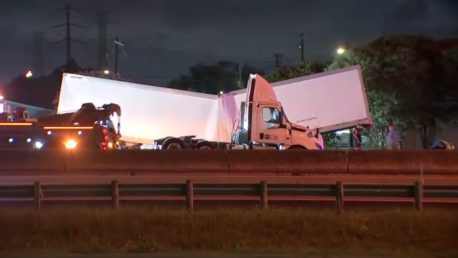 Highway 225 westbound lanes at Richey Street reopened after big rig ...
