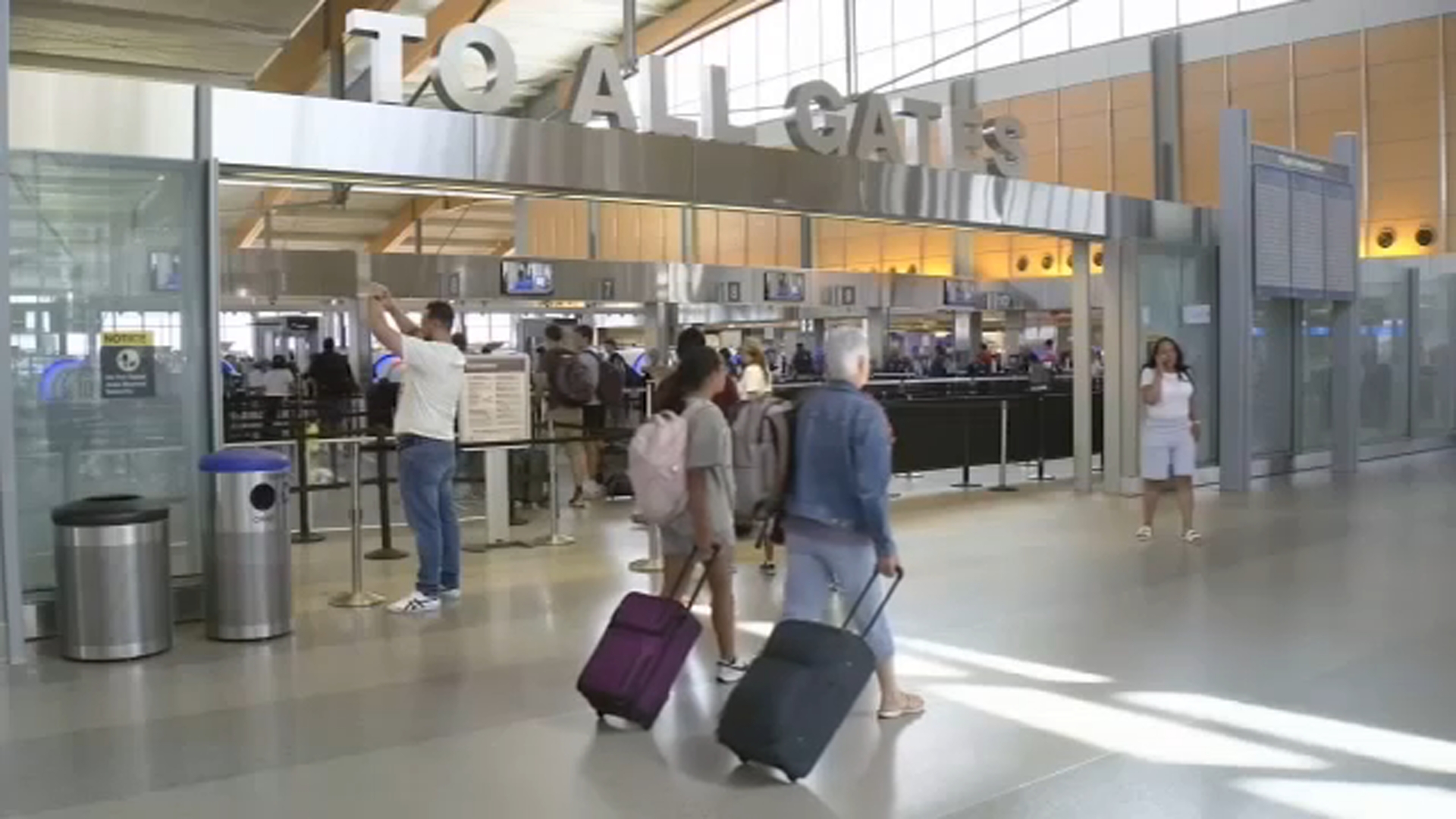 Nationwide Air Traffic Control Disruption Causes Cancellations and Delays at RDU
