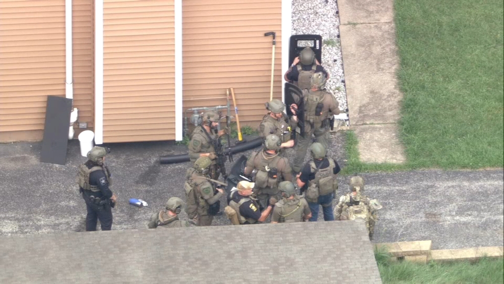 Chopper 7 video shows police SWAT response in McHenry