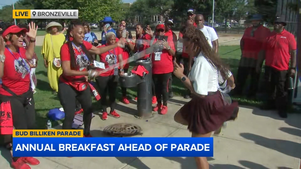 ABC7's Samantha Chatman jumps into Double Dutch fun ahead of Bud Billiken Parade