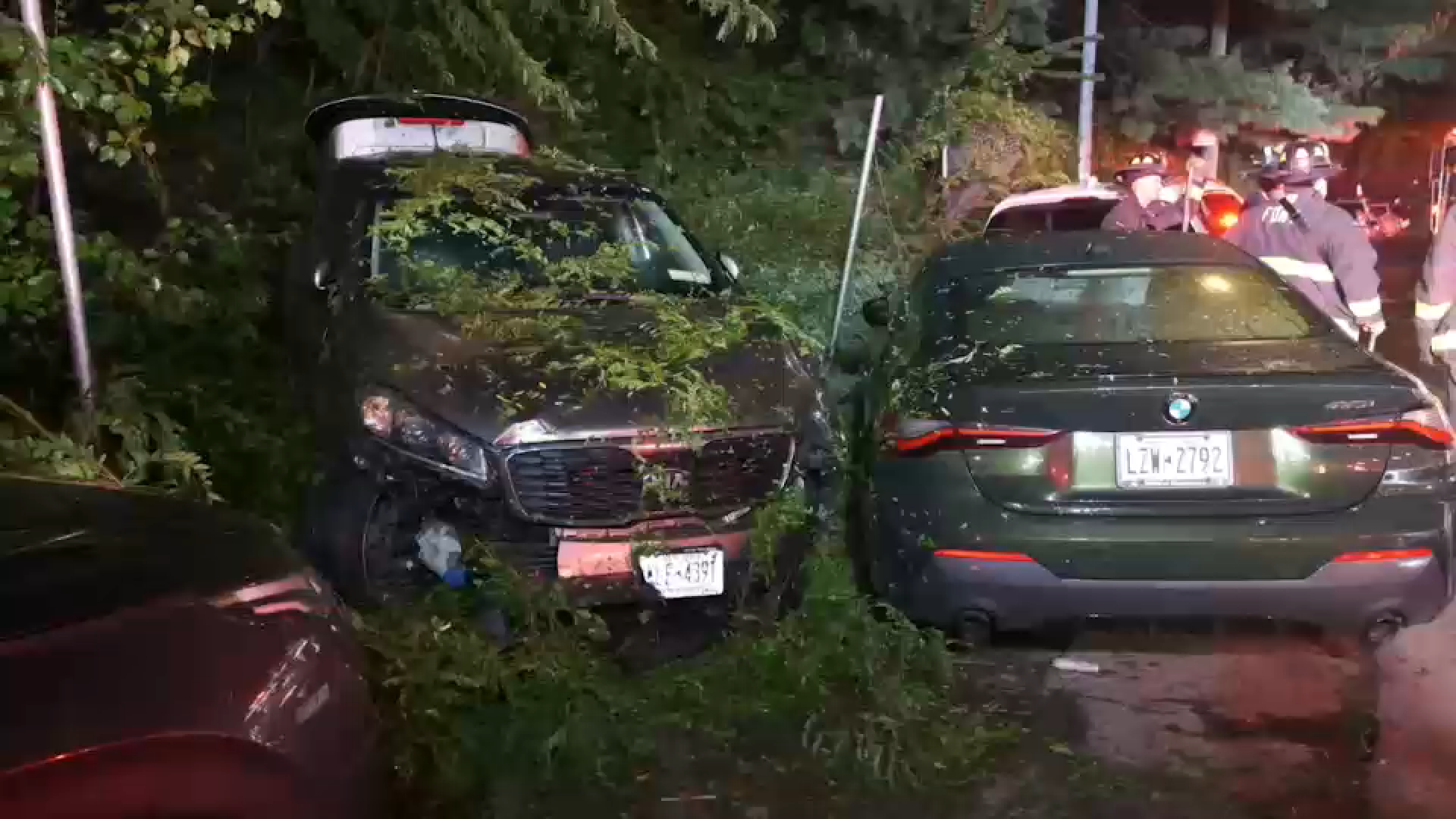 2 injured in 3-car crash on Major Deegan Expressway