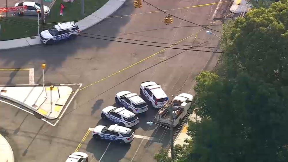 Car hits 3 construction workers in Nesconset