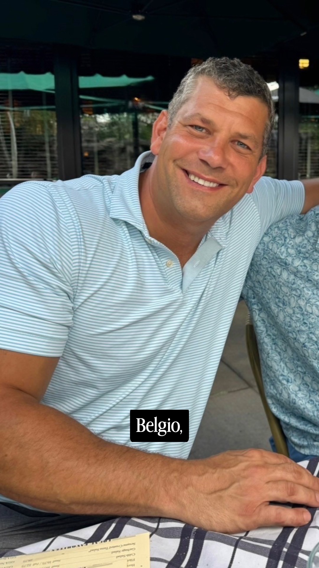 Man suffered brain injury after eating oysters at steakhouse: suit