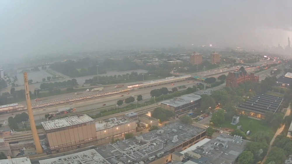 TIMELAPSE: Storm darkens city, spurs tornado warnings in Chicago
