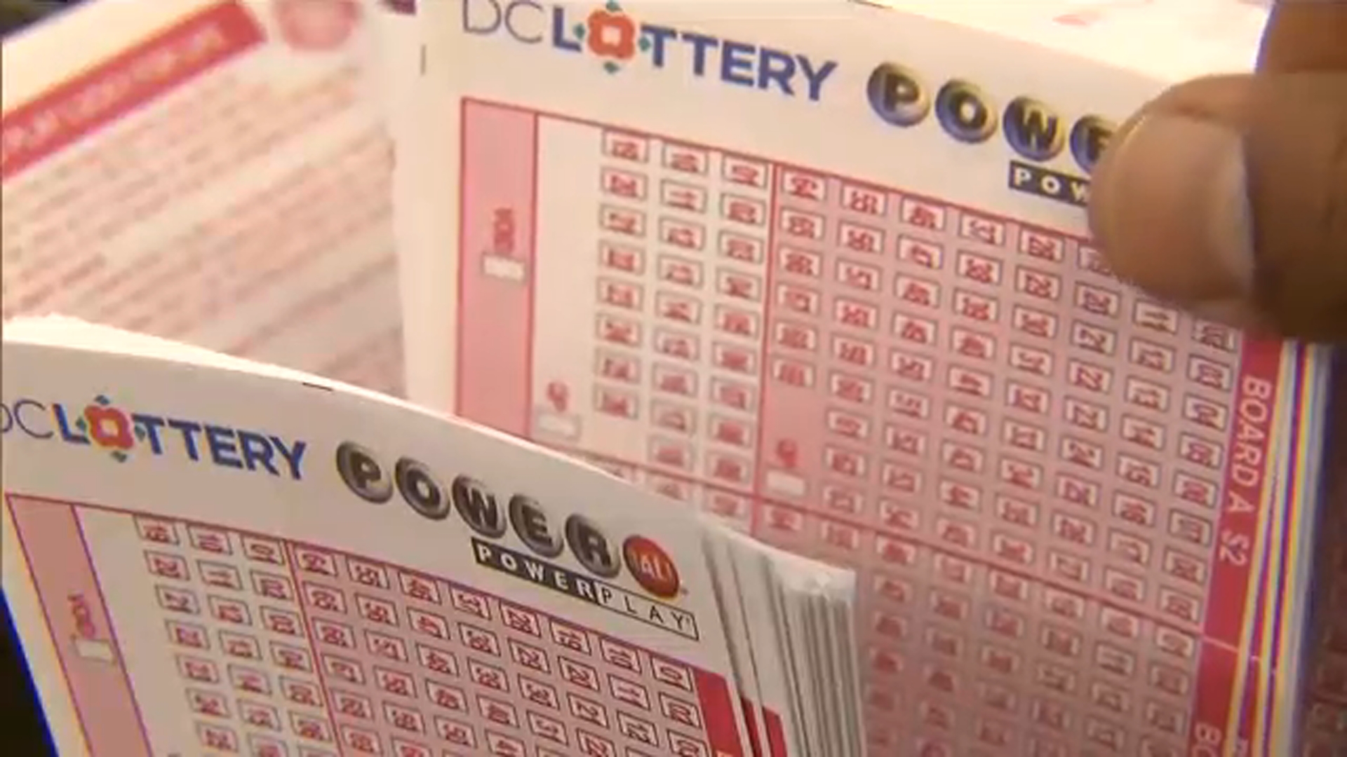 No winners in Powerball as jackpot climb to $1 billion