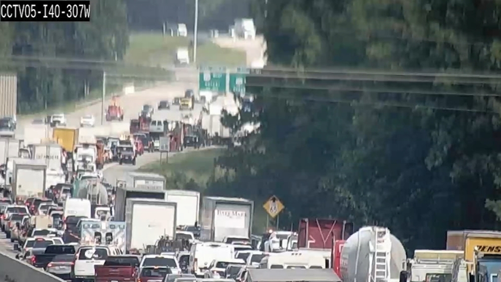 I-40 West closed after crash near Exit 306B, NCDOT says