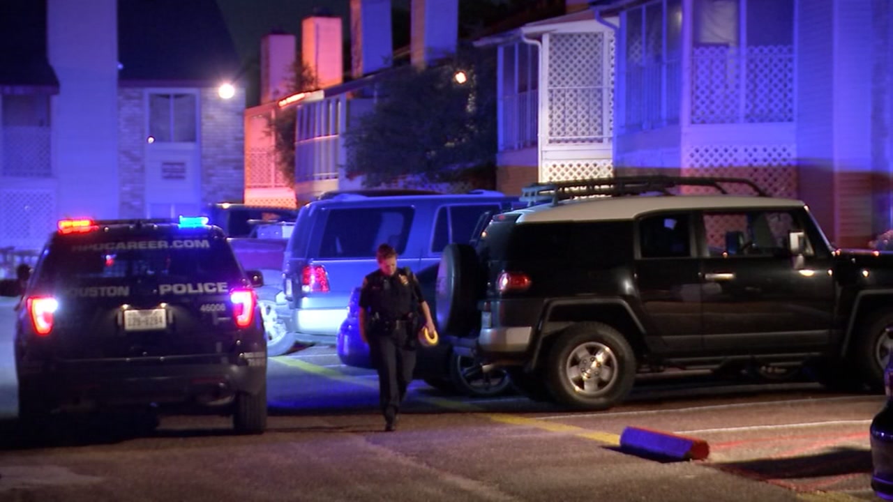 Man dies after N. Houston apartment shooting