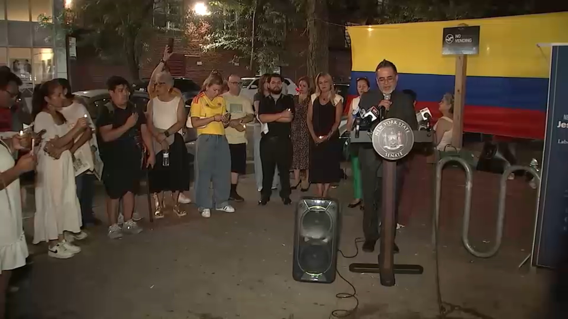 Vigil in Jackson Heights, Queens honors earthquake victims in Colombia