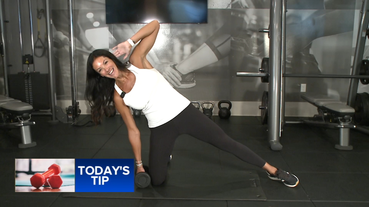 Using a dumbbell to target your obliques - Today's Tip