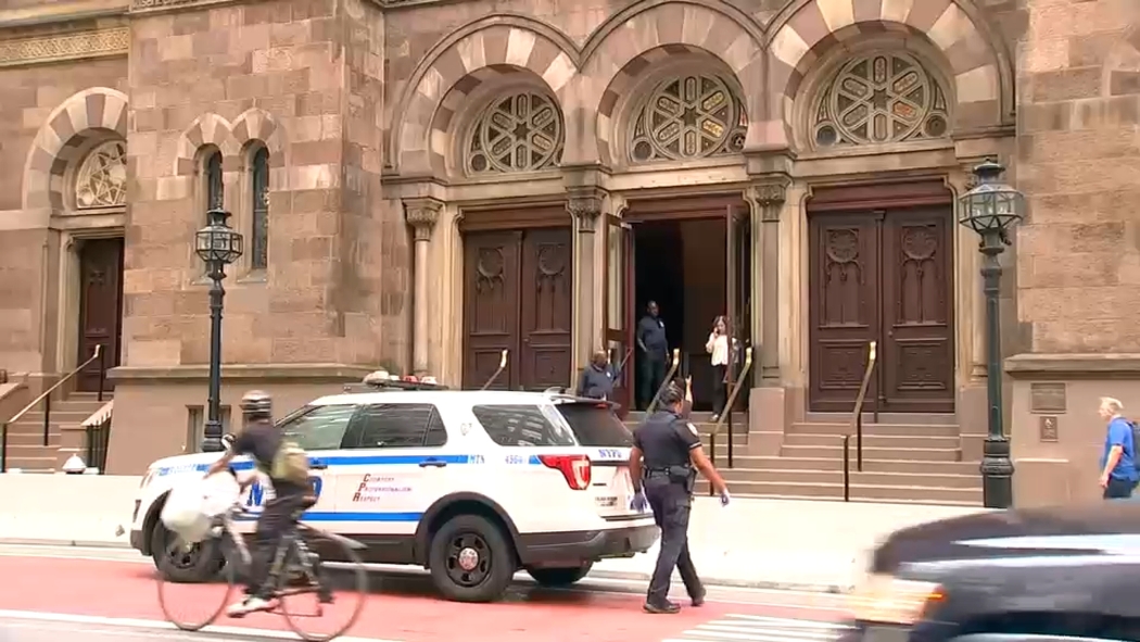 700 NYPD officers deployed this weekend to stop a possible Dyckman Street 'teen takeover' - ABC7 New York