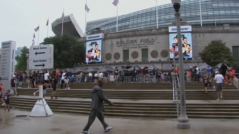 NW Ind. stadium talks loom over fans celebrating Bears preseason win