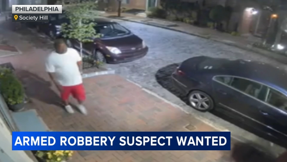 Police search for armed robbery suspect in Philadelphia's Society Hill section