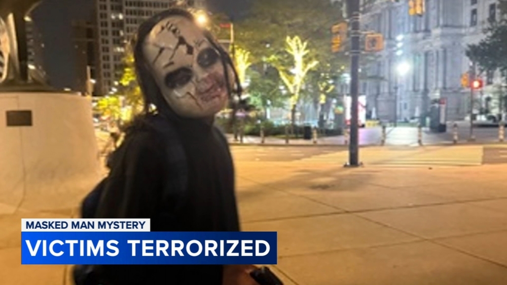 Masked suspect wanted for terrorizing Center City residents: Police