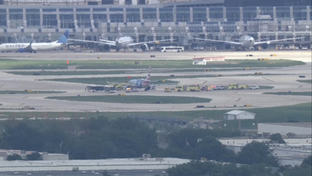2 planes suffer tire damage while landing at O'Hare hours apart: FAA