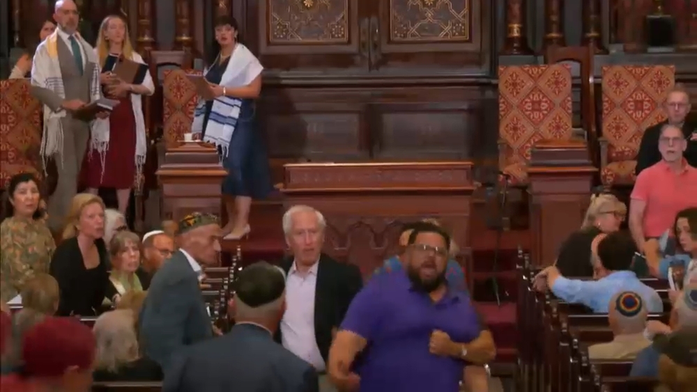 Man faces federal hate crime charges after disrupting services at Central Synagogue