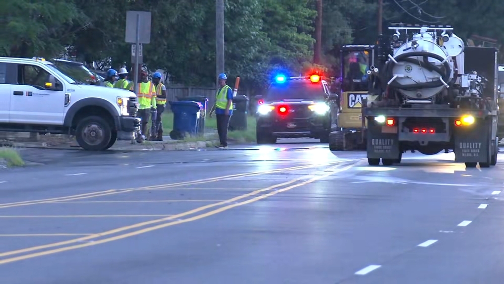 Water main break shuts down part of Roxboro Street in Durham